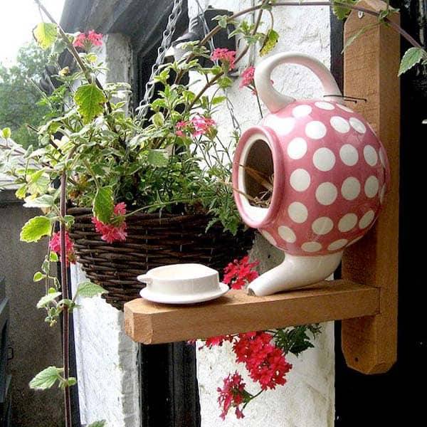 Simple_and Ingeniou_ DIY_Birdhouse_Ideas_for_Your_ Garden_homesthetics_diy (2)