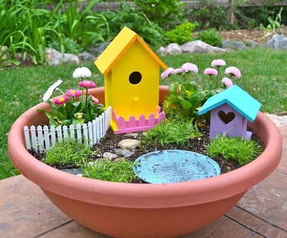 16 Do-It-Yourself Fairy Garden Ideas For Kids (16)