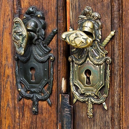 17 Unique And Interesting Door Knobs For An Appealing Front Door (10)