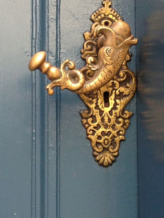 17 Unique And Interesting Door Knobs For An Appealing Front Door (13)