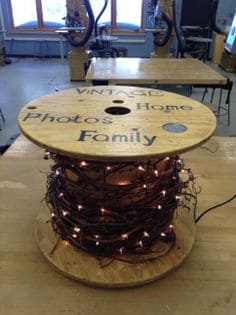 6. A HOLIDAY DECORATED SPOOL TABLE
