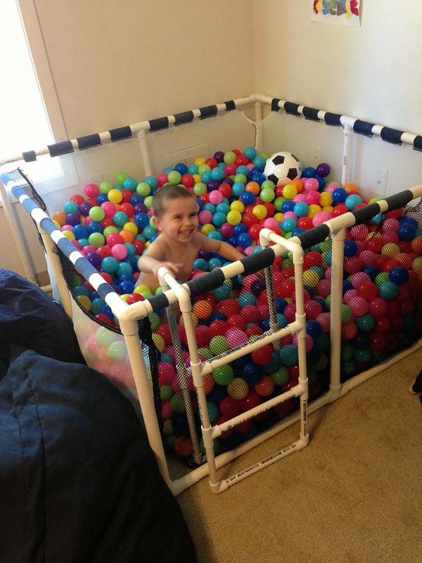 11. AN INDOOR BALL PIT MIGHT BE THE ULTIMATE PLAYING ARENA