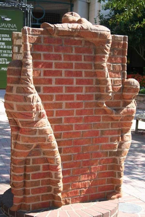 19. sculpt brick wall decor