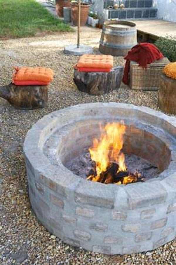 SIMPLE CONCRETE AND BRICK FIRE PIT