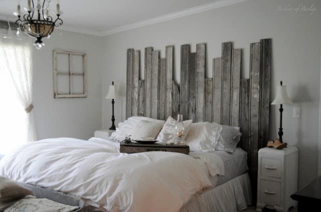 A SHABBY CHIC BED FRAME DESIGN