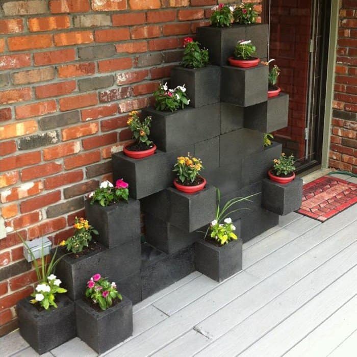 17 Brilliant Planter Stand Alternatives to Transform Your Backyard homesthetics (1)