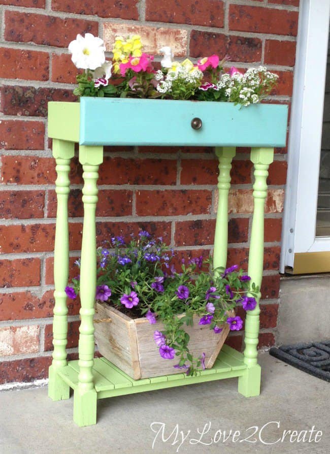 17 Brilliant Planter Stand Alternatives to Transform Your Backyard homesthetics (15)