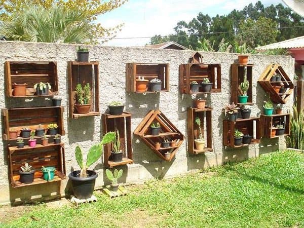 17 Brilliant Planter Stand Alternatives to Transform Your Backyard homesthetics (5)
