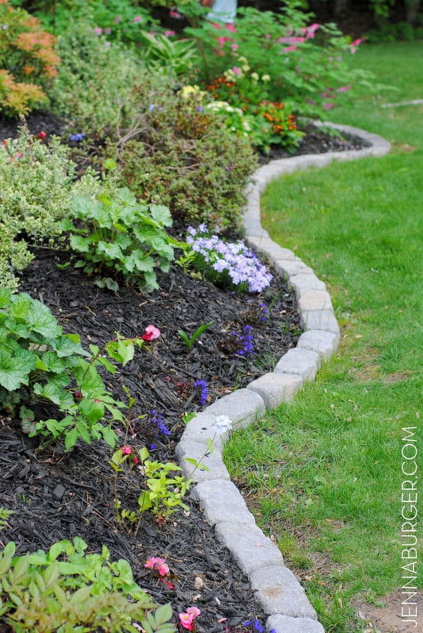 TRADITIONAL STONE EDGING