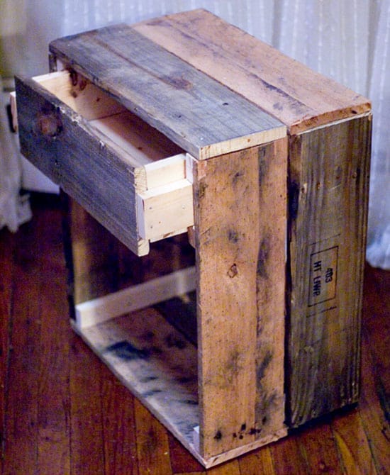 DIY-Reclaimed-Wood-Side-Table