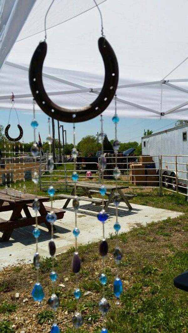 31 Epic Horseshoe Crafts to Consider In a Vibrant Rustic Decor (24)
