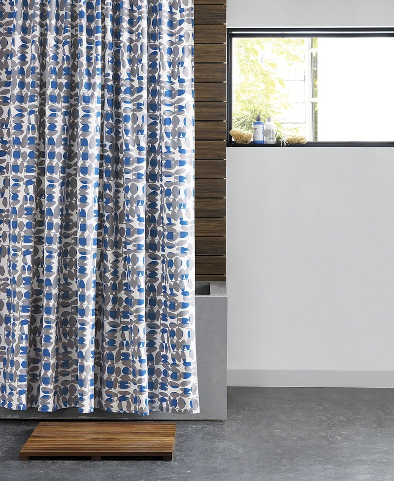 4. opt for a blue-grey shower curtain with a manly design