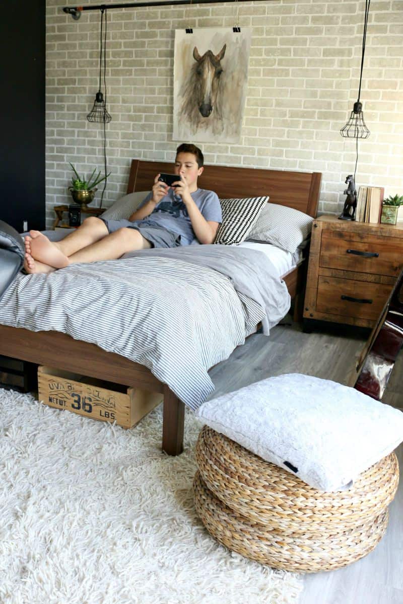 18 Brilliant Teenage Boys Room Designs Defined by Authenticity homesthetics (12)