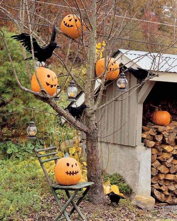 99 Enchanting and Spooky Ways to Decorate Trees for Halloween (20)