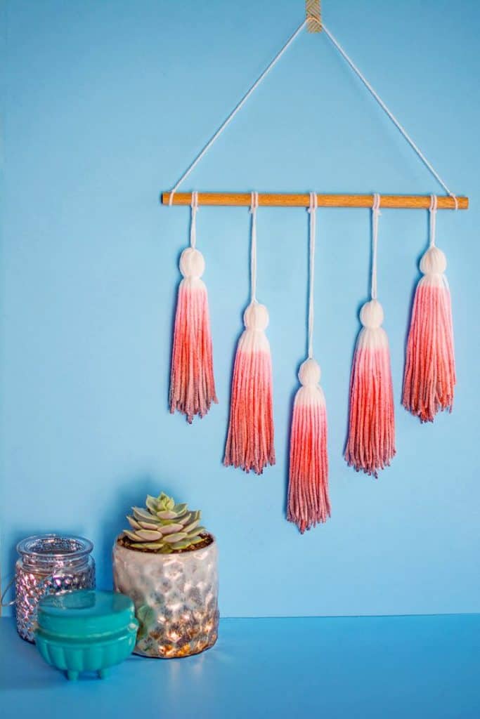 splendid-diy-yarn-wall-hangings-to-realize-at-home-homesthetics-9
