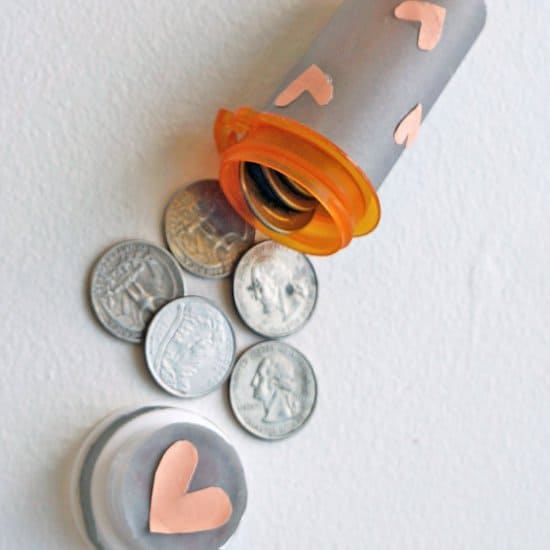 super-ingenious-pill-bottle-crafts-that-will-help-you-homesthetics-decor-7