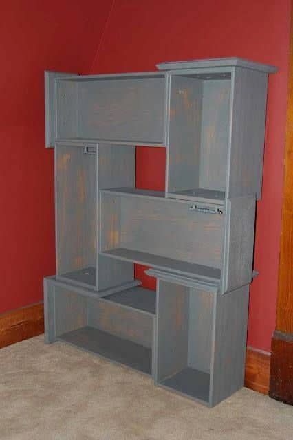 Sculpt a bookshelves with drawers