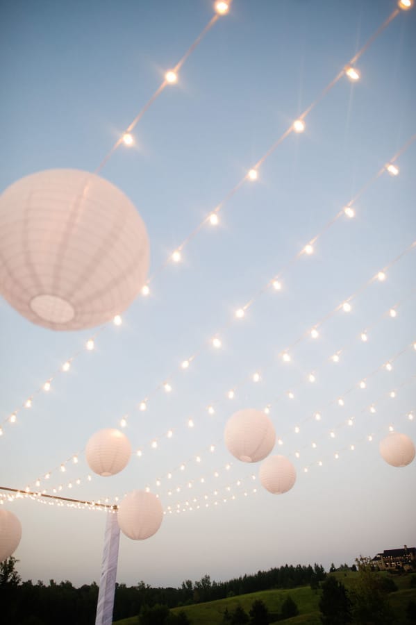 Beautiful Decor For An All White Party-homesthetics.net (3)