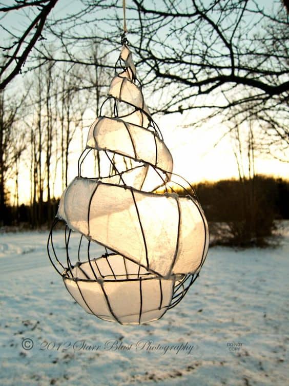 17. SCULPT AN ADORABLE LANTERN FOR THE OUTDOORS