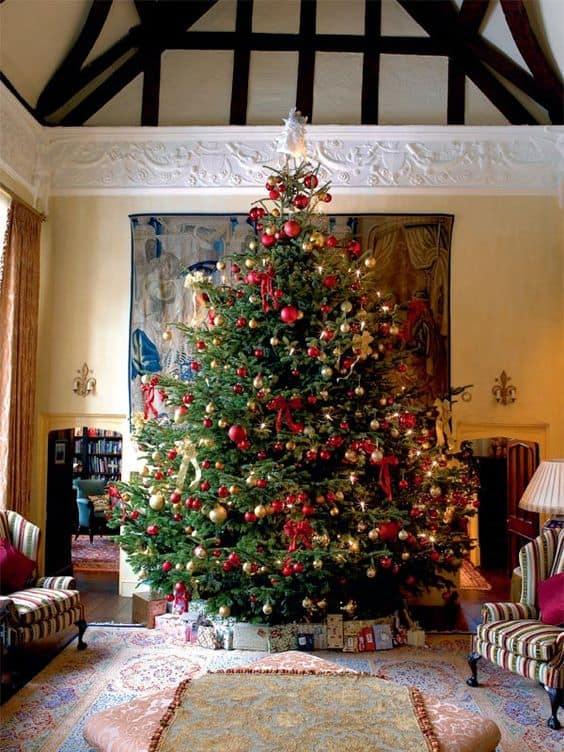 Classic English manor Christmas tree