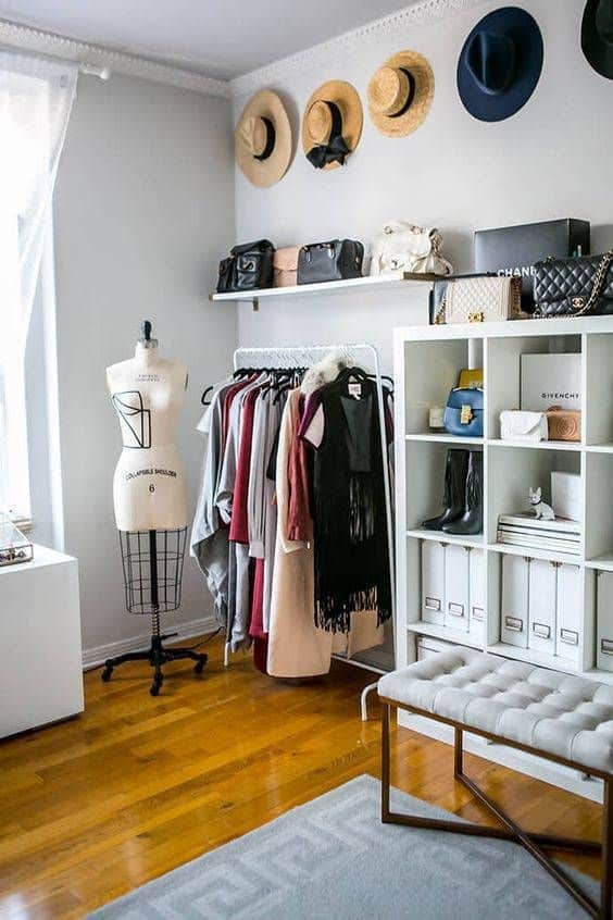 10. MAXIMIZING THE SPACE JUST ABOVE THE CABINETS