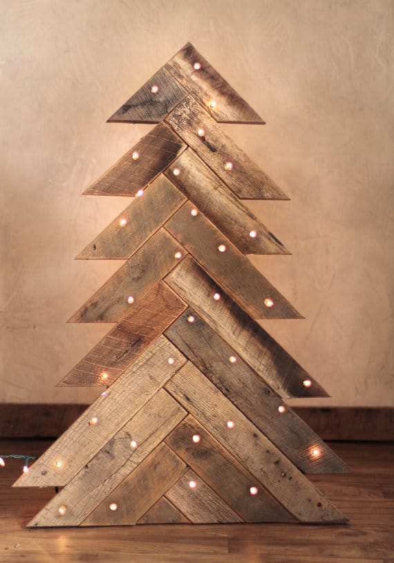 11. SIMPLE CHEVRON PATTERNED TREE