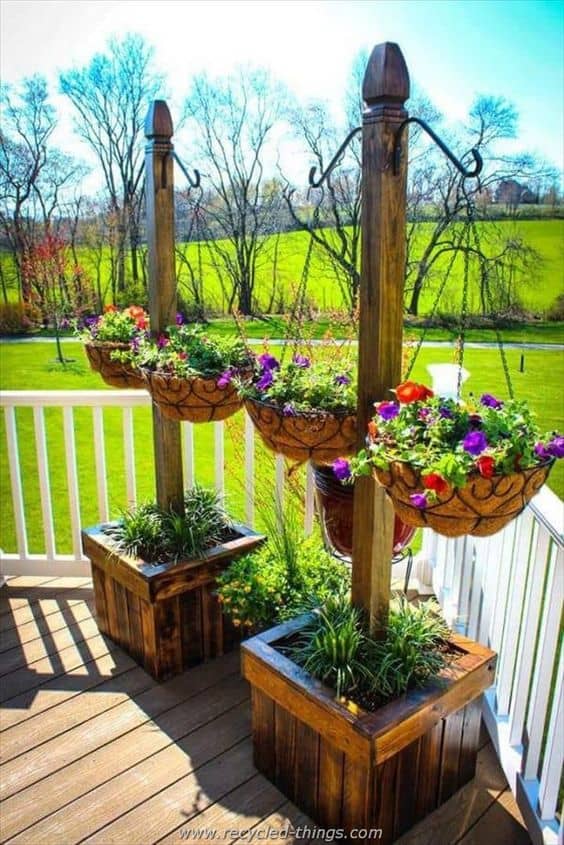 109. DECORATIVE PLANTER BOXES WITH POLES