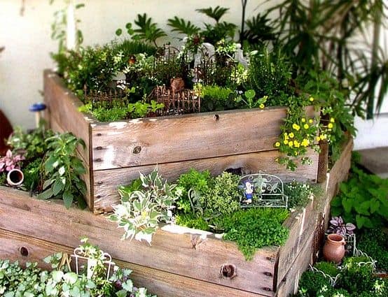 111. PALLET BOX PLANTER AND FAIRY GARDEN