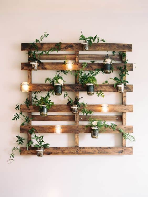 41. VERTICAL PALLET GARDEN WITH LIGHTS