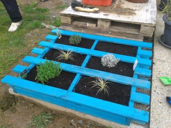 69. SIMPLE PALLET PLANTER