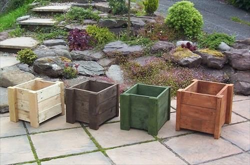 90. MINI PALLET BOX PLANTERS