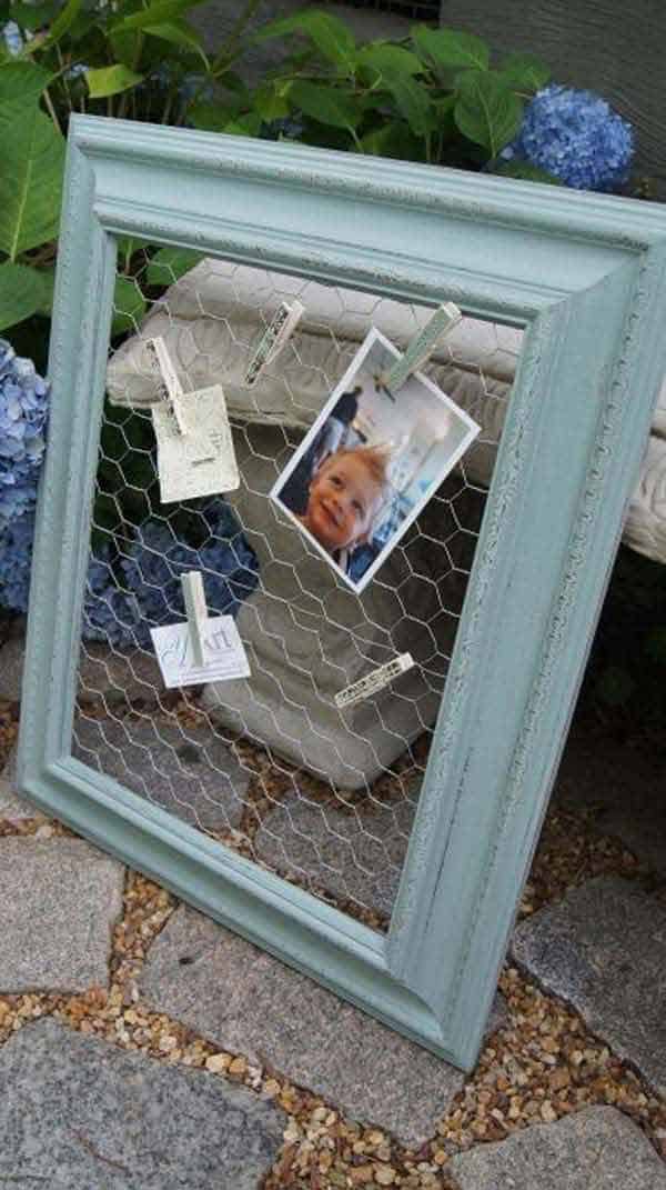 25. ORGANIZE WITH FRAMES CHICKEN WIRE AND CLOTHESPINS 