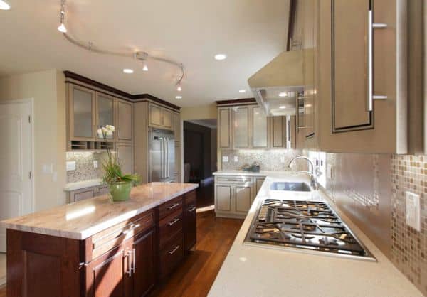 Multiple-layers-of-lighting-work-beautifully-in-the-kitchen