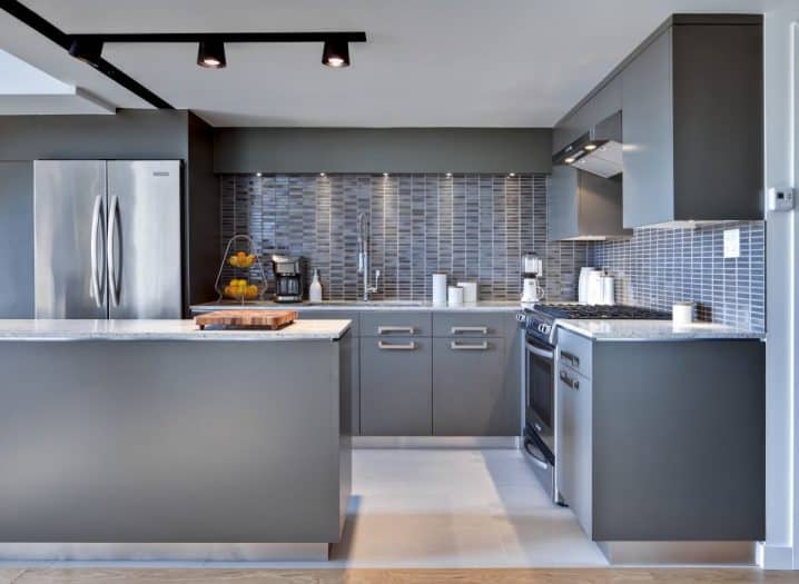 amazing-gray-kitchen-for-your-home-decor-718x525
