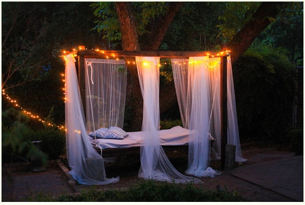 diy-outdoor-swinging-bed_053