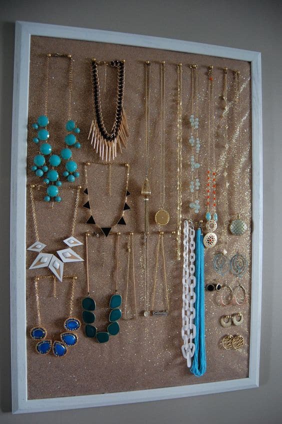 4. SMART CORK JEWELRY ORGANIZER