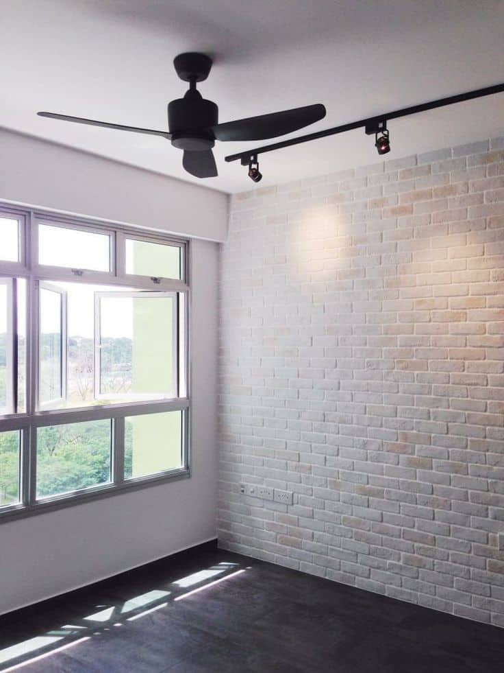 white brick walls emphasize the feeling of space