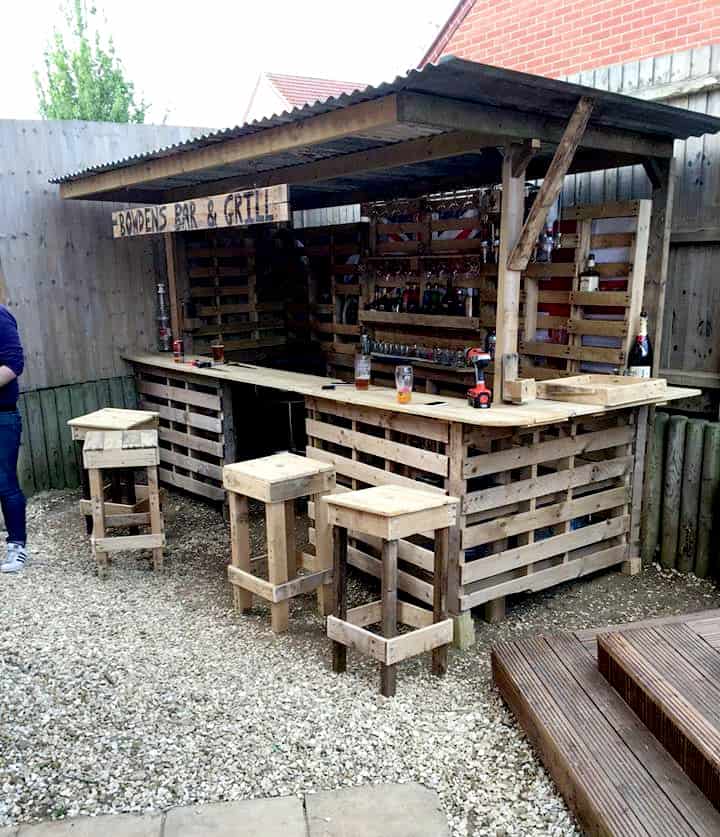 fully fledged pallet garden bar