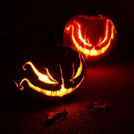 24. BEAUTIFUL AND INSANELY CREEPY PUMPKIN CARVINGS