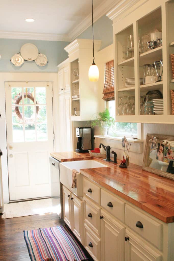 22.  Mirror-finished wooden countertops