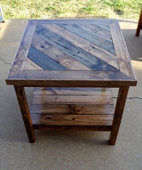 14. PATIO DIY WOODEN END TABLE