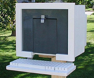 3. GEEKY COMPUTER SHAPED MAILBOX