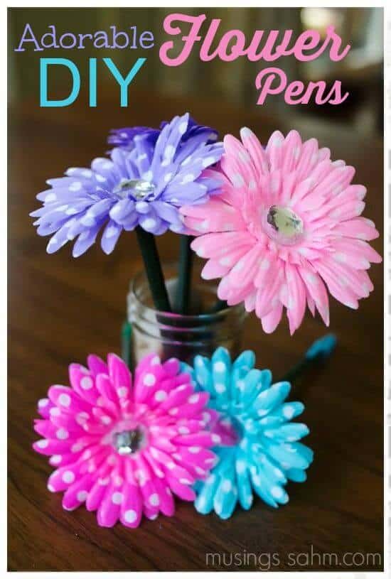 12. COLORFUL DIY FLOWER PENS