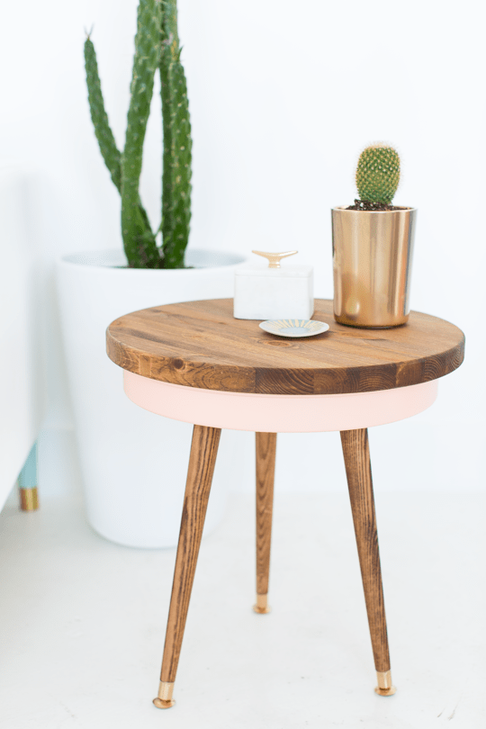 38. TRENDY ROUND WOODEN END TABLE