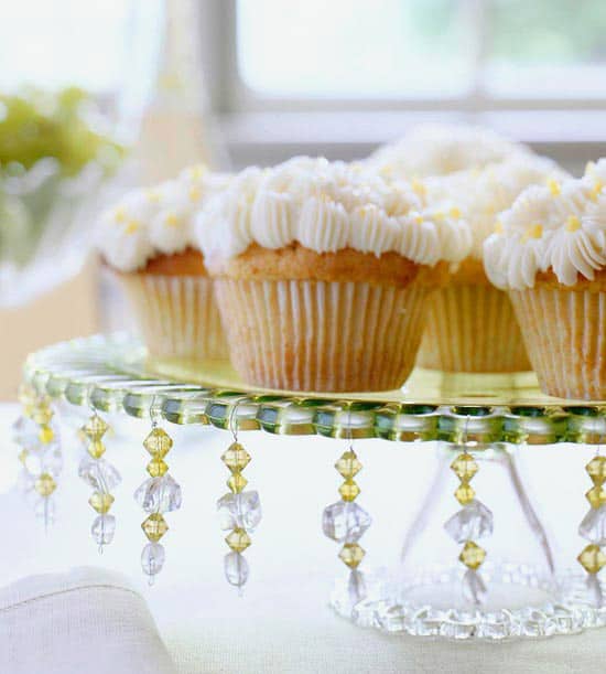 32. ADD JEWELRY ACCENTS TO YOUR DESSERT STAND