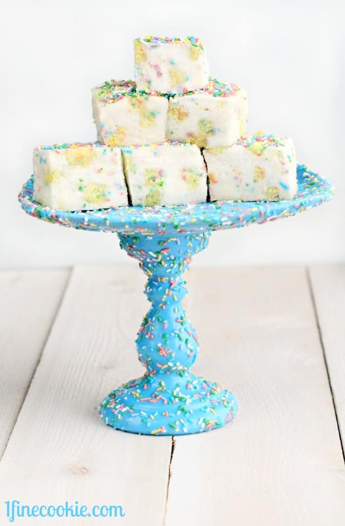 28. SWEETS ON SWEET DIY CAKE STAND