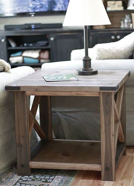 1. EASY DIY RUSTIC END TABLE