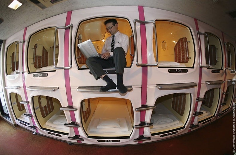 capsule hotel 1