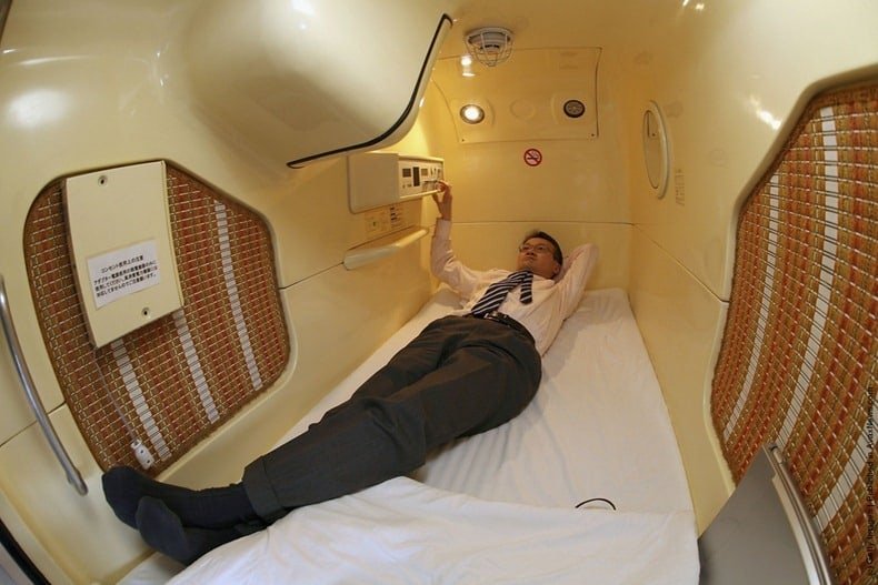 capsule hotel 4