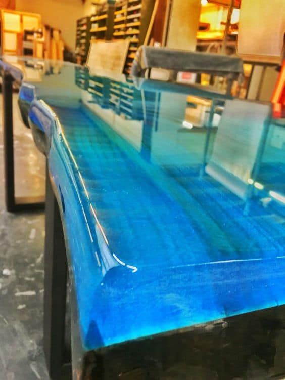 43. AMAZING CLEAR BLUE BAR TOP